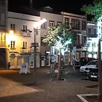 Marina Lounge 招待所