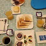 Marina Lounge