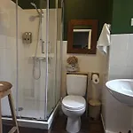 Marina Lounge 招待所 3*