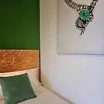 Marina Lounge 招待所 蓬塔德尔加达