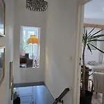 Marina Lounge 招待所 3*