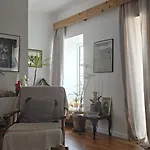 Marina Lounge 招待所 蓬塔德尔加达