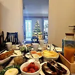 招待所 Marina Lounge 蓬塔德尔加达